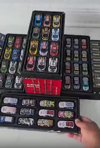 Veyron 48 Pull Back Cars with Metal Storage Box